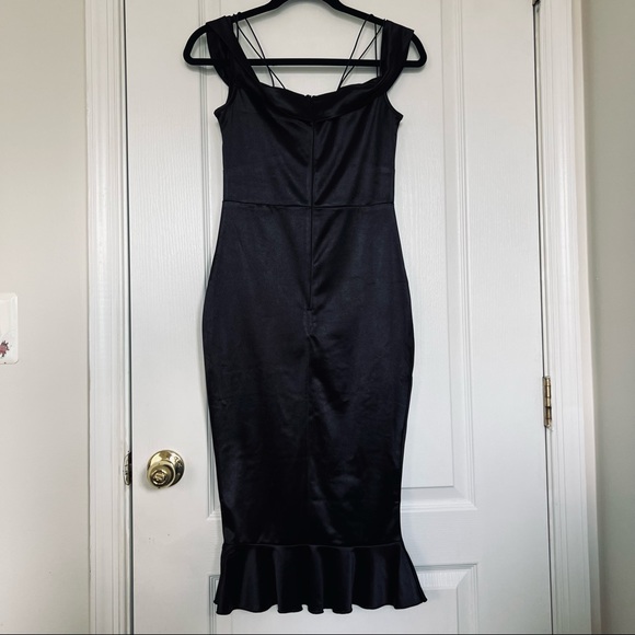 NWOT AX Paris satin one shoulder cut out maxi dress in black - Picture 12 of 13